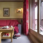 Residences Village Montana By Les Etincelles 公寓式酒店 蒂涅