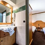 Residences Village Montana By Les Etincelles 公寓式酒店 蒂涅