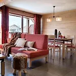 Residences Village Montana By Les Etincelles 公寓式酒店 蒂涅